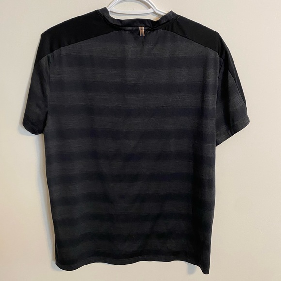 Black and gray Mens Workout Shirt - Picture 2 of 3